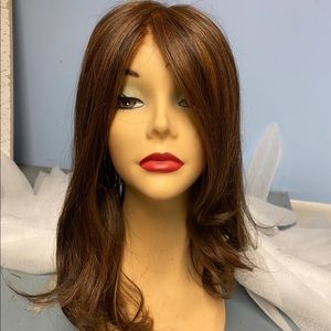 Raquel Welch tru2life wig